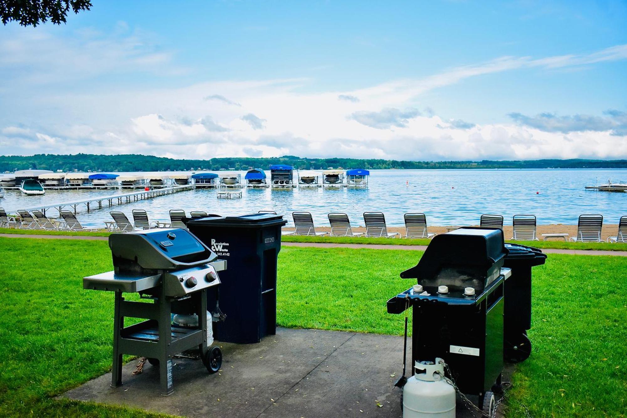 4 Season Fun At Legend Cottage Inn Bellaire Ngoại thất bức ảnh