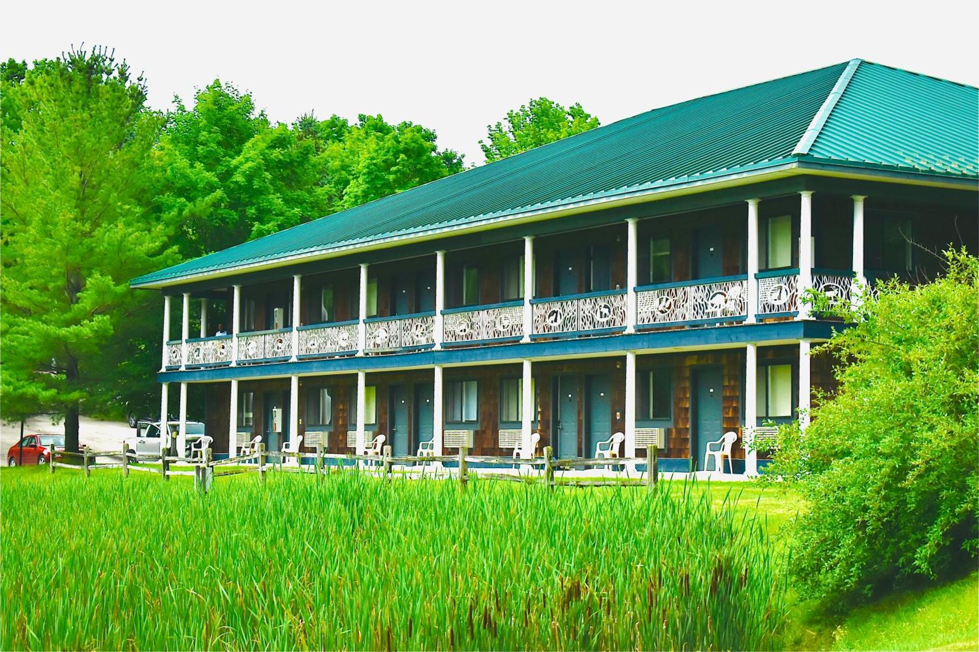 4 Season Fun At Legend Cottage Inn Bellaire Ngoại thất bức ảnh